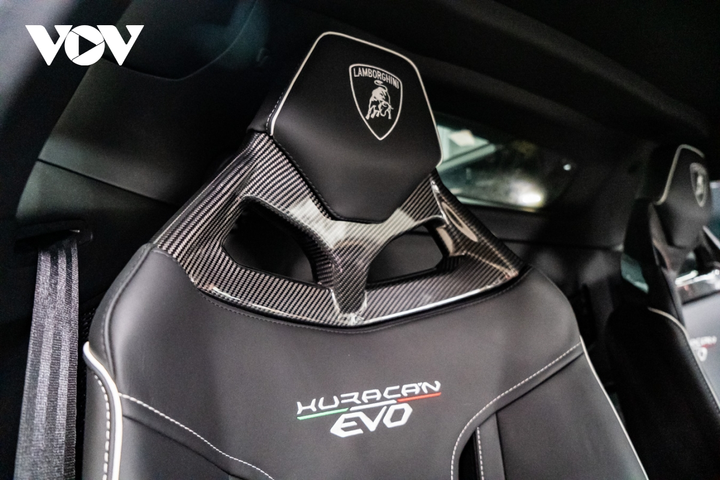 Lamborghini Huracan EVO RWD độc nhất Việt Nam, giá hơn 20 tỷ đồng - 15