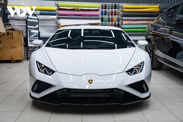 Lamborghini Huracan EVO RWD độc nhất Việt Nam, giá hơn 20 tỷ đồng - 2