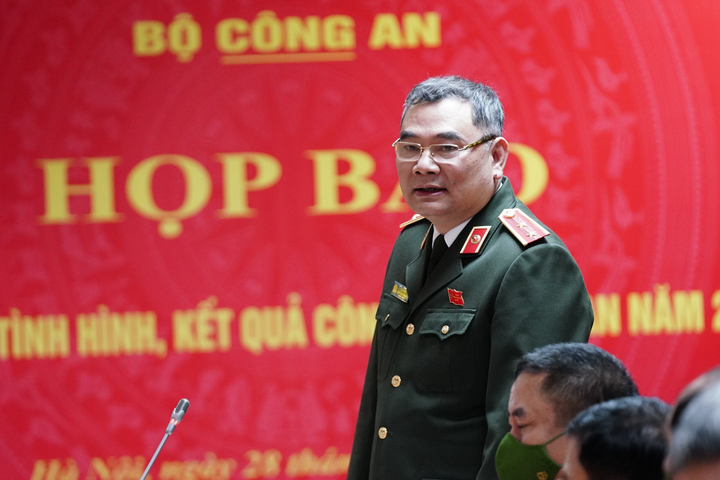 Bộ Công an: Ông Nguyễn Đức Chung đến tòa bằng xe 7 chỗ là đúng quy định - 1