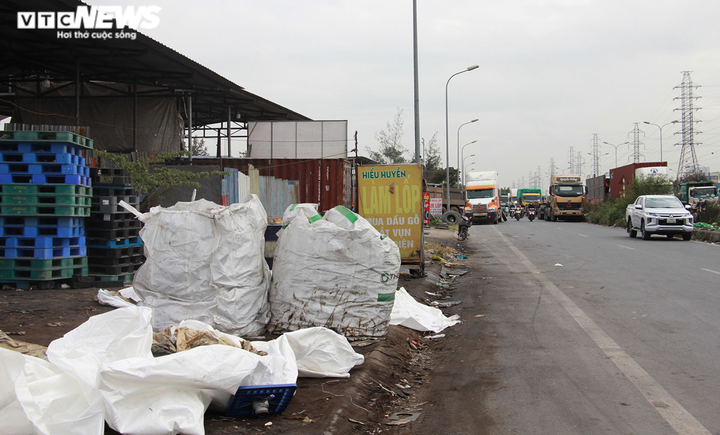 Hiểm họa trên tuyến đường qua KCN lớn nhất Hải Phòng: Cơ quan chức năng vào cuộc - 3