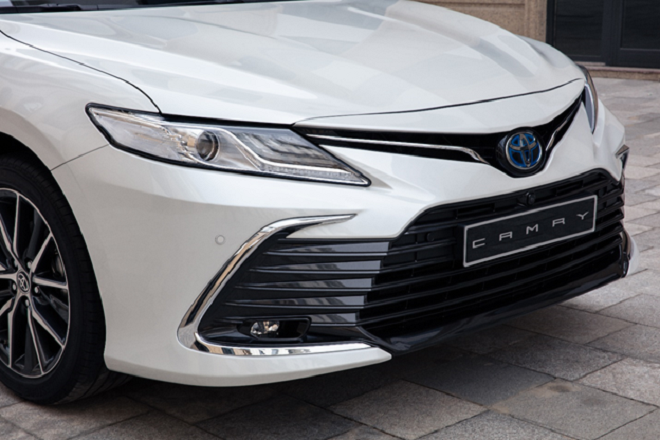 Toyota Camry mới: Xế xịn tầm trung của giới doanh nhân - 2