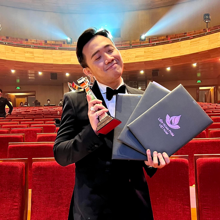 4 siêu phẩm phim Việt có doanh thu cao ngất bất chấp COVID-19 - 2