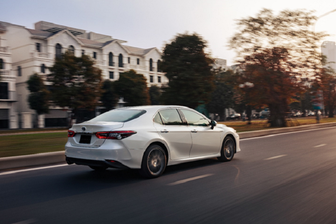 Toyota Camry mới: Xế xịn tầm trung của giới doanh nhân - 7