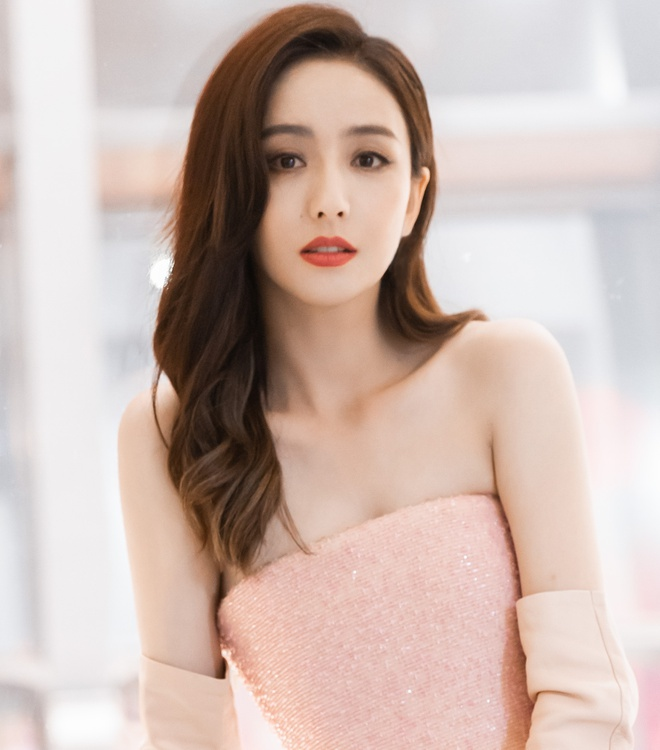 Cảnh sát Trung Quốc bắt 3 người tung tin giả 'Đồng Lệ Á tái hôn' - 1