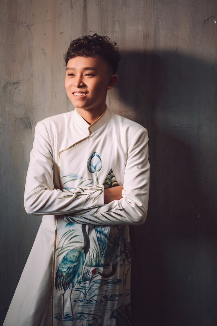 Hồ Văn Cường hát cùng ca sĩ Ngọc Sơn và Bầu Thụy trong liveshow tại gia - 2