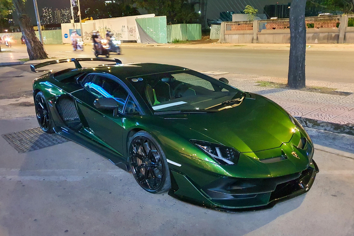 Loạt siêu xe đắt giá nhất được nhập về Việt Nam ảnh 14 Những siêu xe đắt tiền nhất được nhập về Việt Nam năm 2021 - 14