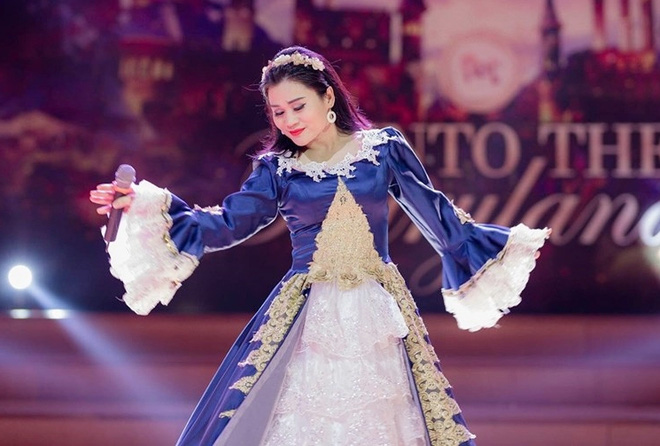 'Hết hồn' xem nghệ sĩ Tố Loan vừa uốn dẻo, plank vừa hát opera cao vút - 1