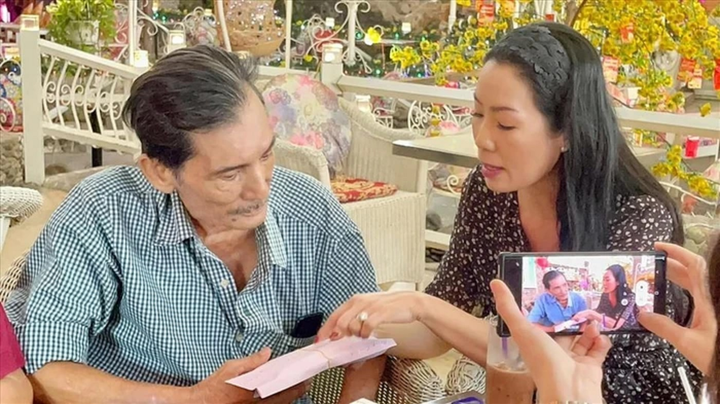 Vì sao nghệ sĩ Thương Tín bị nhiều bạn bè từng giúp đỡ 'quay lưng'? - 2