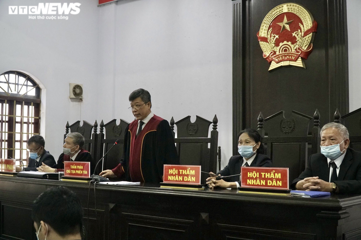 'Trùm' xăng giả Trịnh Sướng lĩnh án 12 năm tù - 7