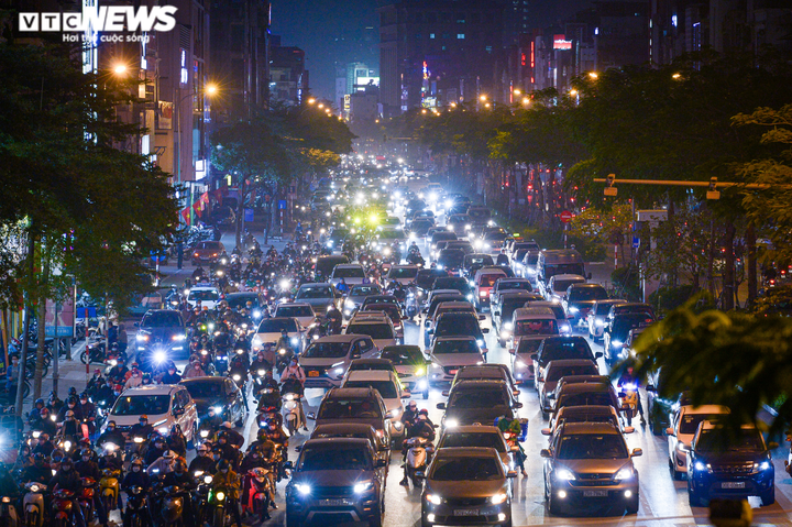 Trực tiếp: Lễ đón năm mới 2022 trên cả nước - 66