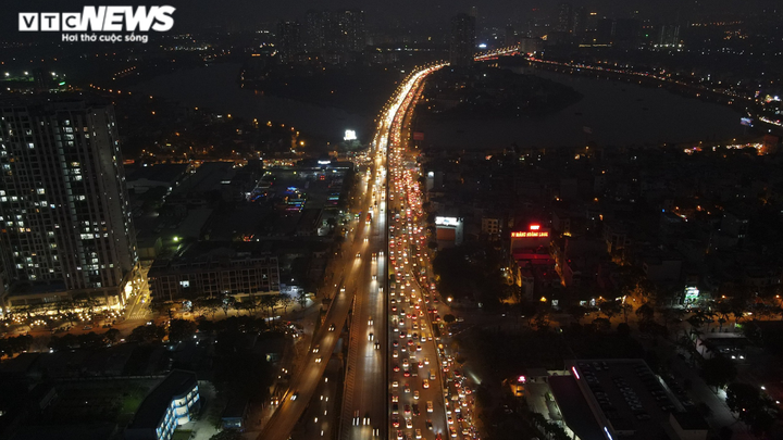 Trực tiếp: Lễ đón năm mới 2022 trên cả nước - 64