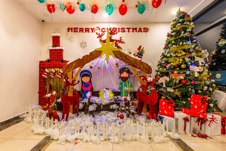 Ngắm các đô thị Vinhomes lung linh trong sắc màu lễ hội đón chào năm mới 2022 - 2