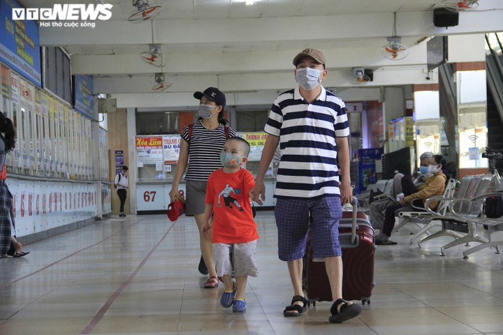 Bến xe Miền Đông không còn cảnh chen chúc trong ngày cuối năm - 4