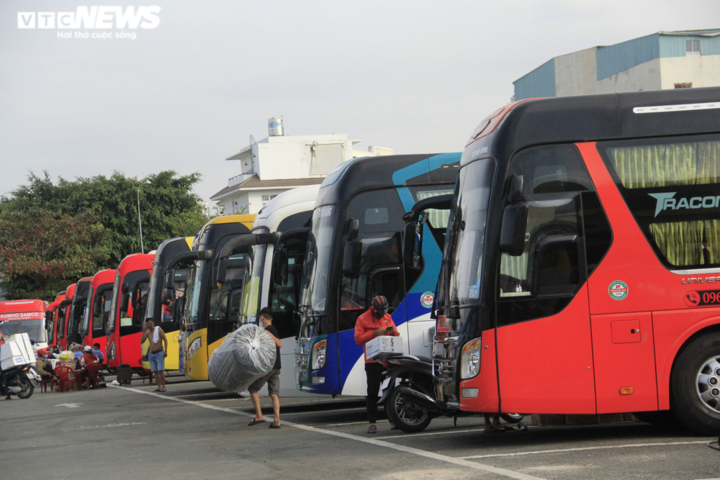 Bến xe Miền Đông không còn cảnh chen chúc trong ngày cuối năm - 5
