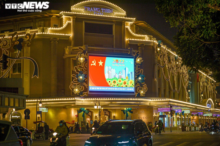 Trực tiếp: Lễ đón năm mới 2022 trên cả nước - 36