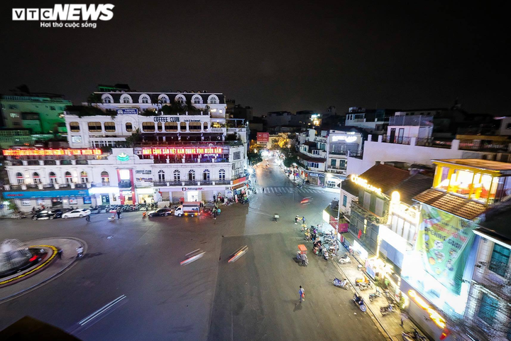 Trực tiếp: Lễ đón năm mới 2022 trên cả nước - 35