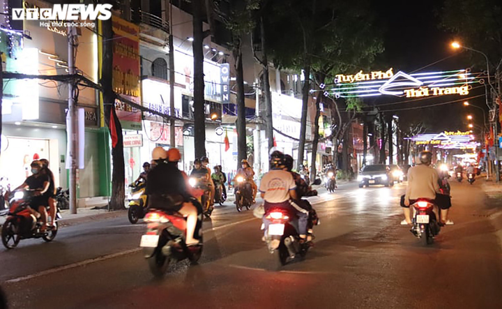 Trực tiếp: Lễ đón năm mới 2022 trên cả nước - 58