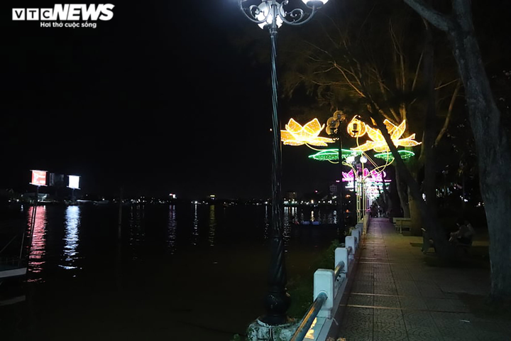 Trực tiếp: Lễ đón năm mới 2022 trên cả nước - 60