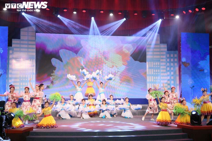 Trực tiếp: Lễ đón năm mới 2022 trên cả nước - 62