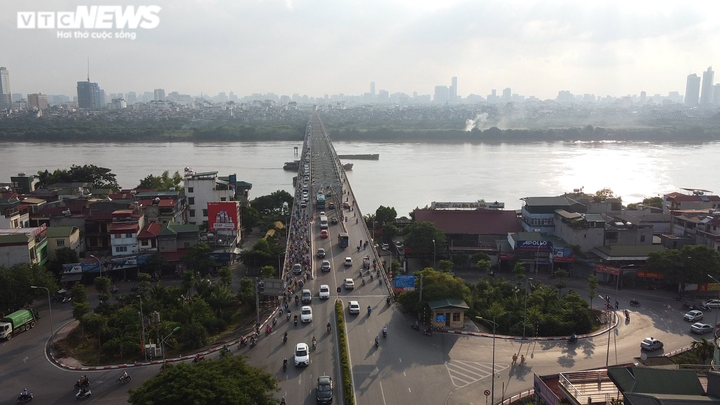 Ảnh: 50 kỹ sư xuyên đêm 'khám sức khỏe' cho cầu Chương Dương, Hà Nội - 1