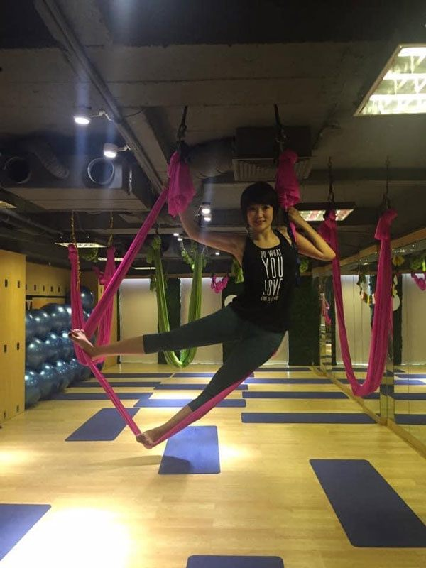 Hoa hậu Nguyễn Thị Huyền vẫn trẻ măng dù con gái đã thành thiếu nữ