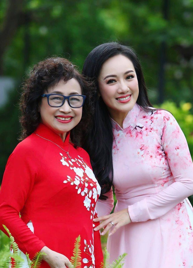 Cuộc sống an yên tuổi 73 của 'giọng đọc huyền thoại' NSƯT Kim Tiến - 11