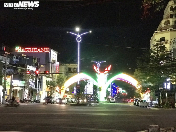 Trực tiếp: Lễ đón năm mới 2022 trên cả nước - 48