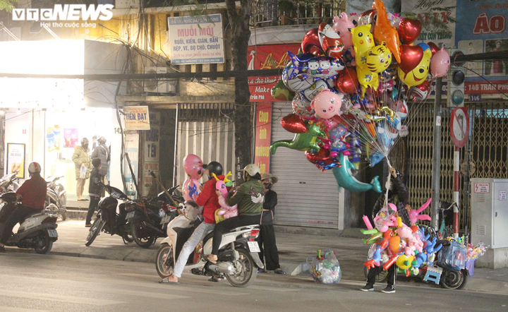 Trực tiếp: Lễ đón năm mới 2022 trên cả nước - 30