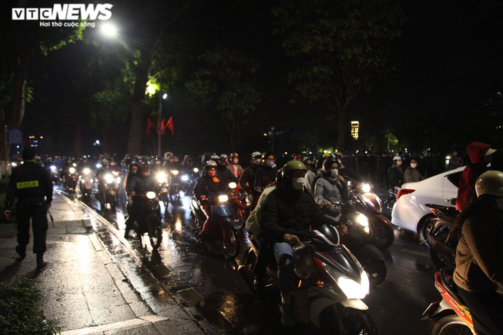 Trực tiếp: Lễ đón năm mới 2022 trên cả nước - 4