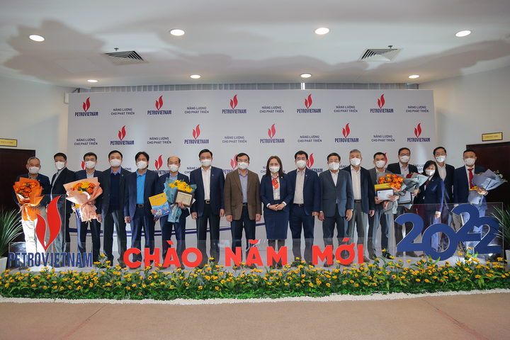 Petrovietnam mừng công hoàn thành vượt mức các chỉ tiêu sản xuất năm 2021 - 2