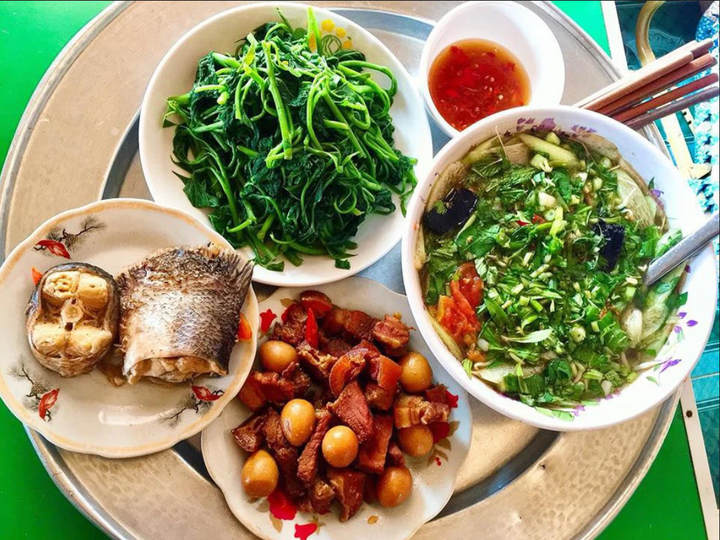 Cô gái suốt ngày bị bố mẹ ‘cấm’ lấy chồng, nhìn vào bữa cơm là hiểu lý do - 3