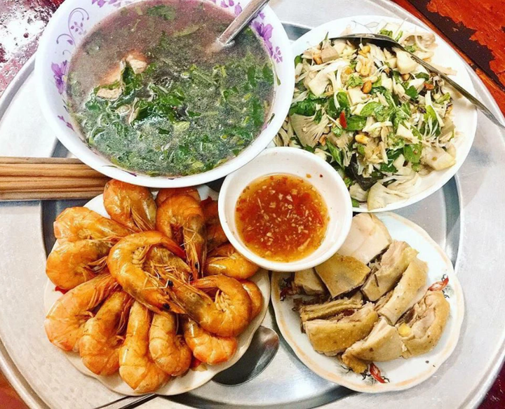 Cô gái suốt ngày bị bố mẹ ‘cấm’ lấy chồng, nhìn vào bữa cơm là hiểu lý do - 5