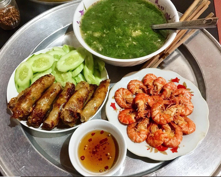 Cô gái suốt ngày bị bố mẹ ‘cấm’ lấy chồng, nhìn vào bữa cơm là hiểu lý do - 2