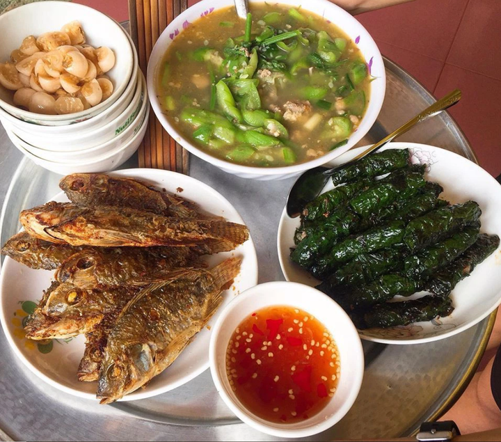 Cô gái suốt ngày bị bố mẹ ‘cấm’ lấy chồng, nhìn vào bữa cơm là hiểu lý do - 4