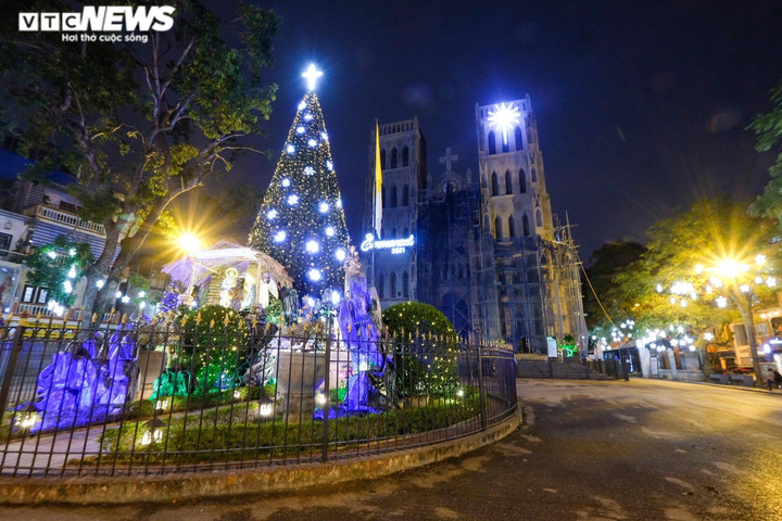 Trực tiếp: Lễ đón năm mới 2022 trên cả nước - 21