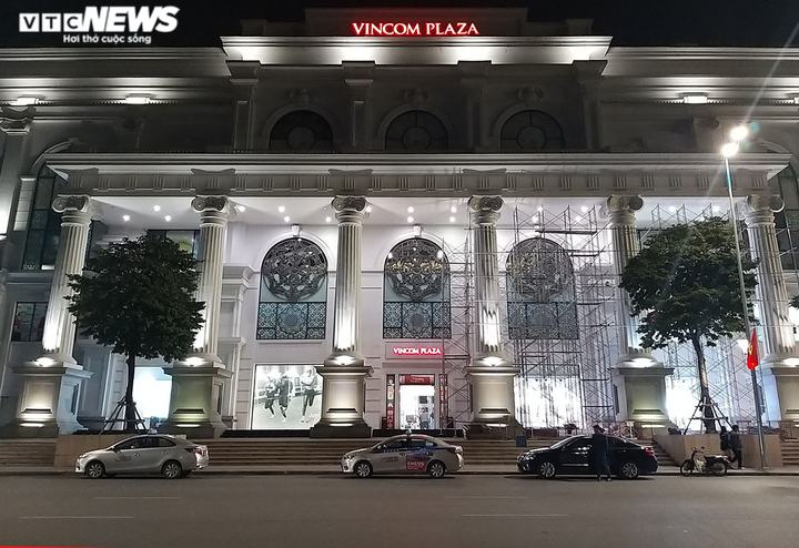 Trực tiếp: Lễ đón năm mới 2022 trên cả nước - 16