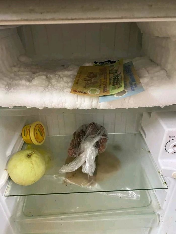 Đi chợ về không thấy tiền dư, cô gái ngã ngửa tìm ra ở nơi không liên quan - 2