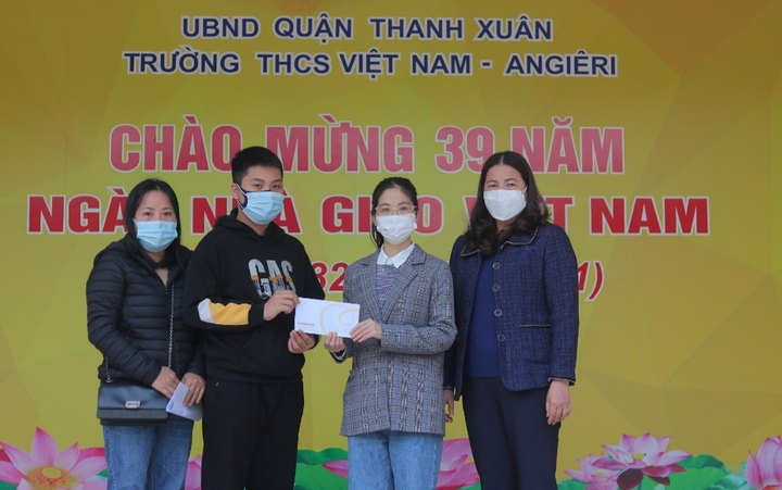 Mạng lưới vì trẻ em ung thư trao học bổng Em ước mong sao 2021 - 4