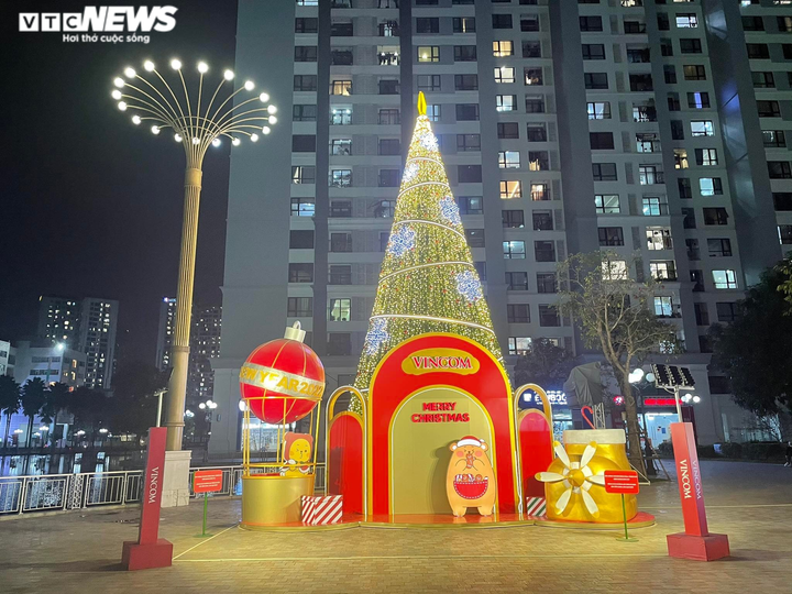 Trực tiếp: Lễ đón năm mới 2022 trên cả nước - 51