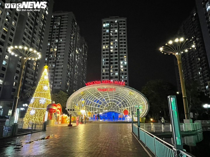 Trực tiếp: Lễ đón năm mới 2022 trên cả nước - 50