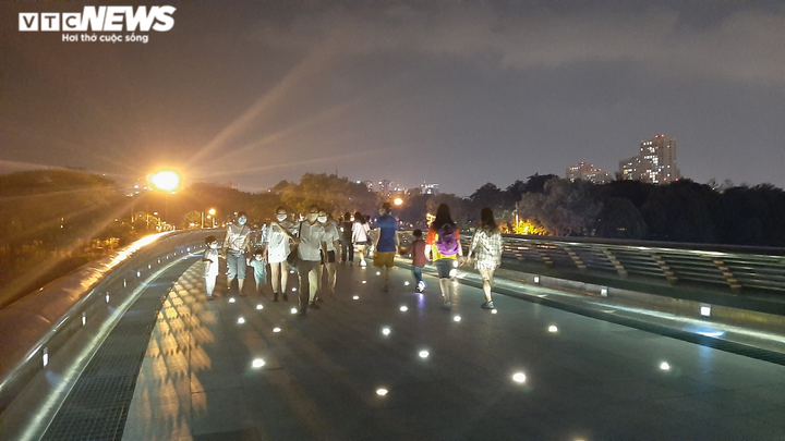 Trực tiếp: Lễ đón năm mới 2022 trên cả nước - 19