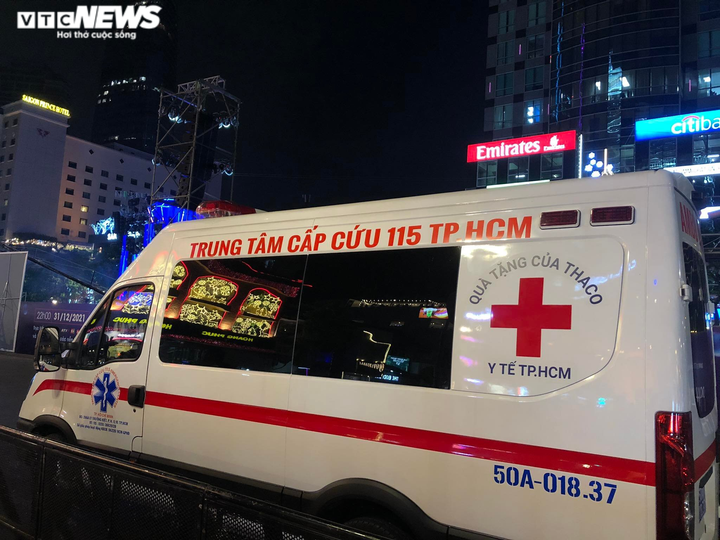 Trực tiếp: Lễ đón năm mới 2022 trên cả nước - 34