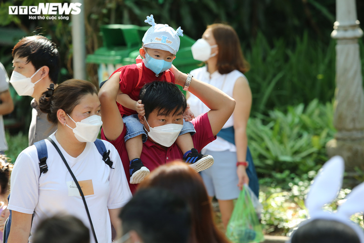 Ảnh: 'Biển người' chen chúc trong Thảo Cầm Viên ngày đầu năm 2022 - 8