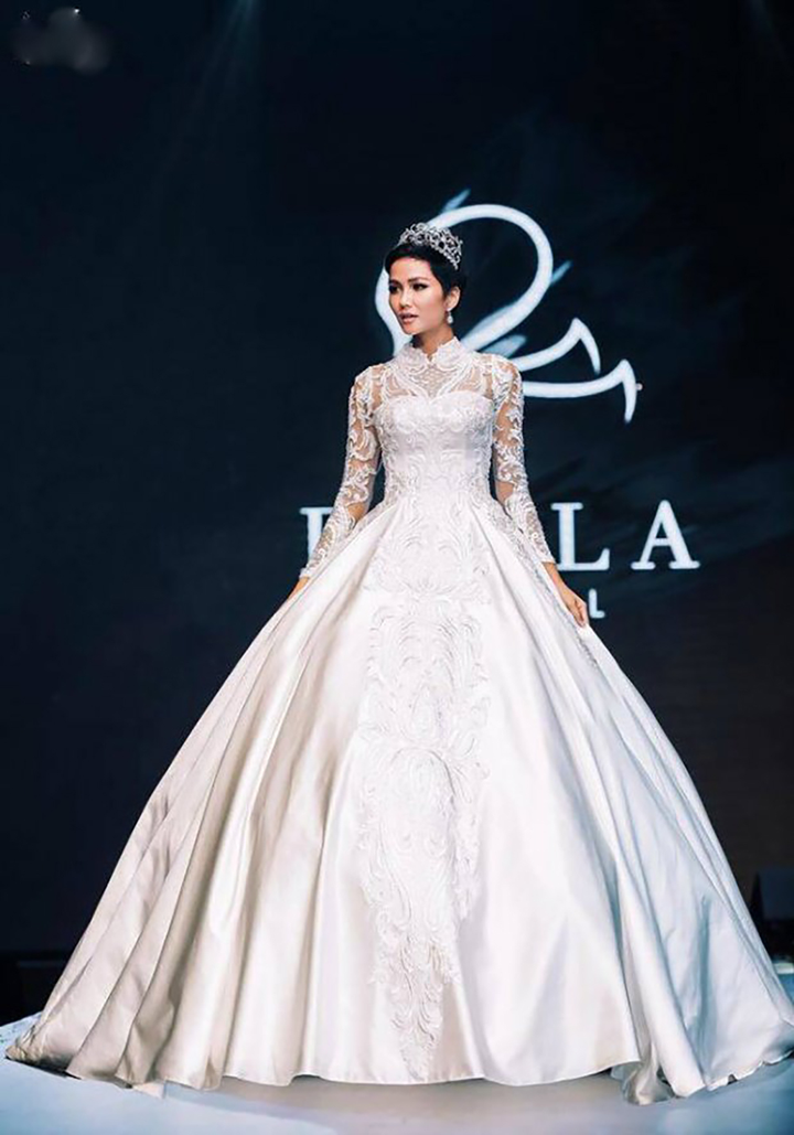 H'Hen Niê tỏa sáng trên sàn diễn thời trang, thần thái hay vóc dáng đều đỉnh cao - 8