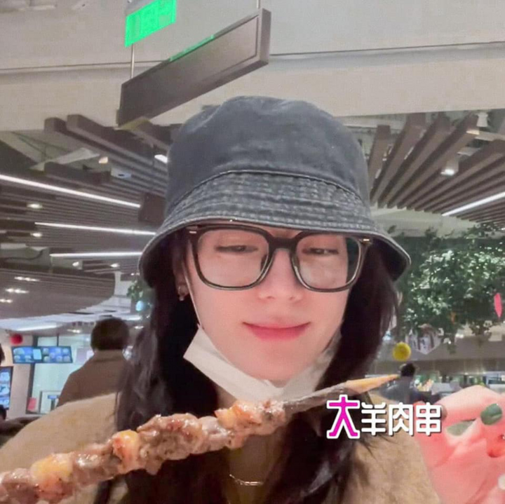 Tự tin khoe mặt mộc, mỹ nhân Địch Lệ Nhiệt Ba liệu có đẹp như lời đồn? - 3