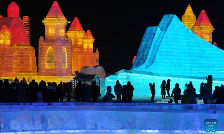 Lạc lối ở ‘thế giới băng’ có thật, đêm về nhìn cứ ngỡ như đang trên ‘tiên cảnh’ - 12