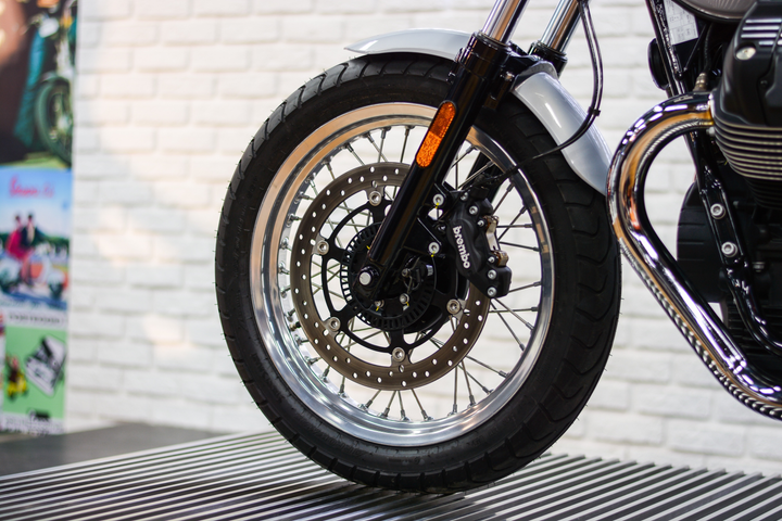 Moto Guzzi V7 bán chính hãng tại Việt Nam có gì đặc biệt? - 4