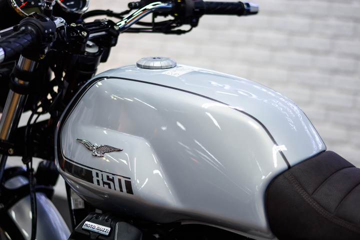 Moto Guzzi V7 bán chính hãng tại Việt Nam có gì đặc biệt? - 7