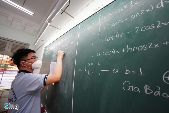 TP.HCM hướng dẫn giãn cách khi số lượng học sinh đến trường tăng - 1