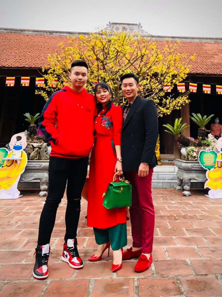 Hôn nhân viên mãn của MC Hoa Thanh Tùng - 7